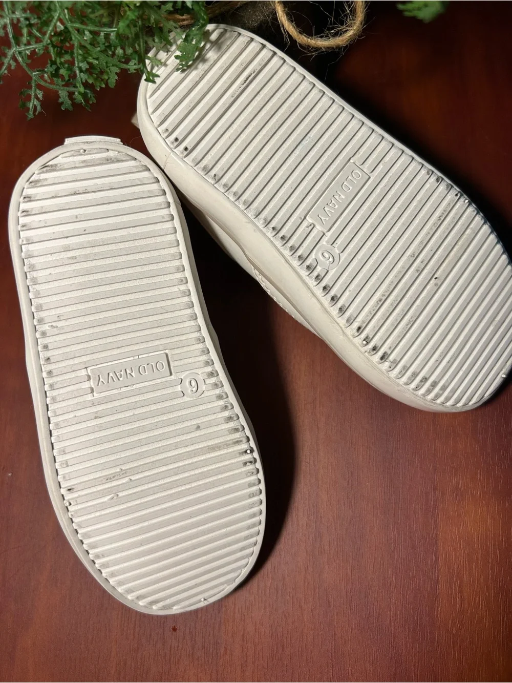 Old Navy Cream Lace-Up Kids Sneakers